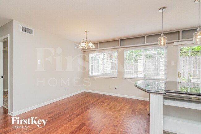 Building Photo - 2014 Greencove Dr