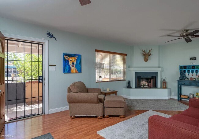 Foto del edificio - 2 br, 1 bath House - 5701 East Hawthorne S...