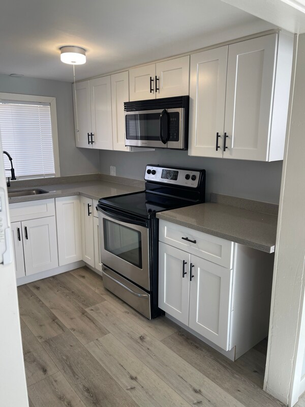 Building Photo - 214 Spruce St