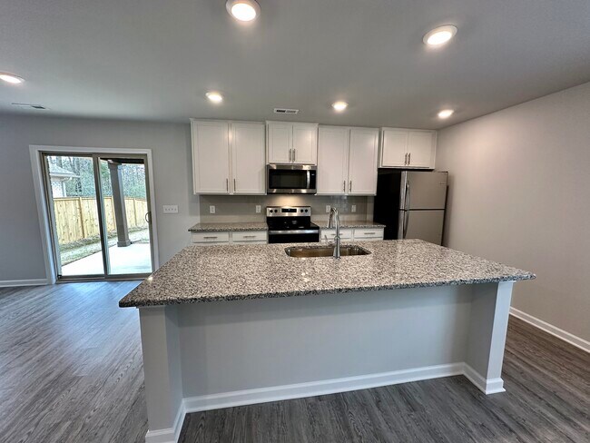 Foto del edificio - 14709 Ravenel Dr