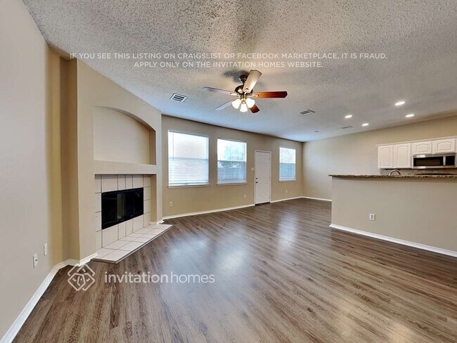 Foto del edificio - 1304 White Dove Ln