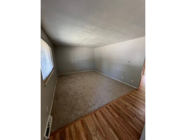 Photo - 700 E Eastman Ave House