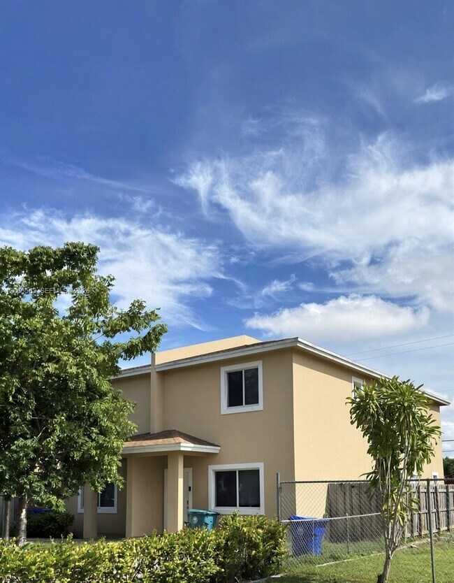 Building Photo - 1770 NW 55th St