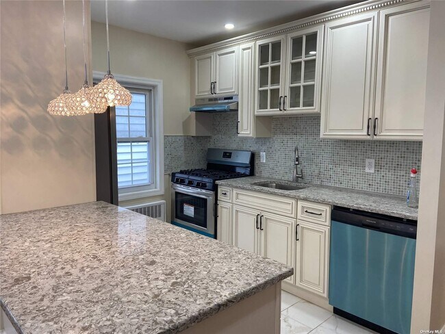 Foto del edificio - 2864 Wellman Ave