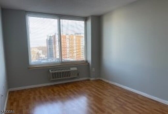 Foto del edificio - 100 Old Palisade Rd