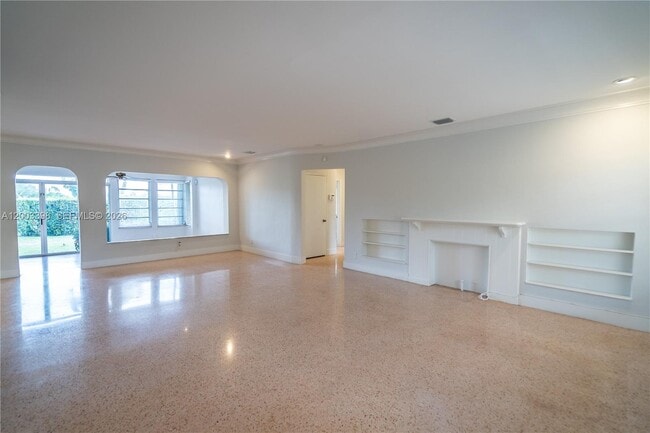 Foto del edificio - 475 S Shore Dr