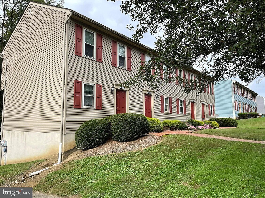 1617 Chadwick Cir, Lancaster, PA 17603 Townhome Rentals in Lancaster