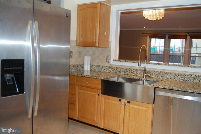 Building Photo - 8618 Dellway Ln