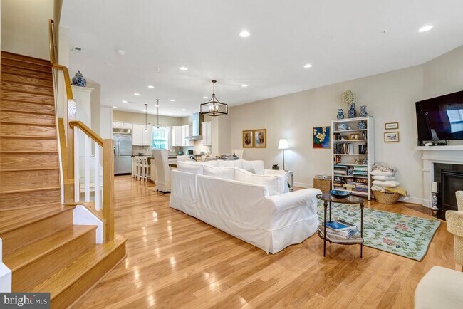 Foto del edificio - 711 McKenzie Ave