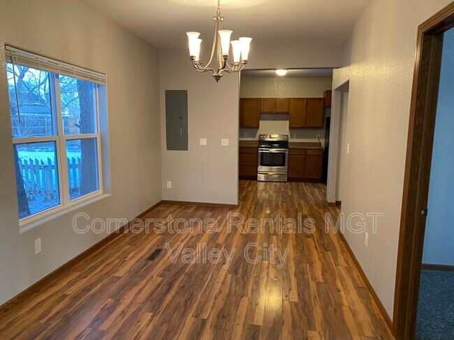 Foto del edificio - 642 2nd Ave NW