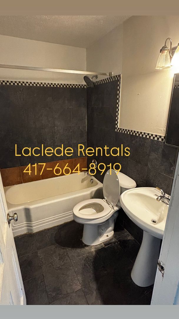 Foto del edificio - 2 BEDROOM  1 BATHROOM HOUSE
