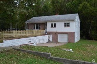 Building Photo - 149 Broaddus Dr
