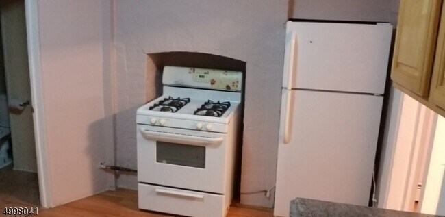 Building Photo - 209 Parker St