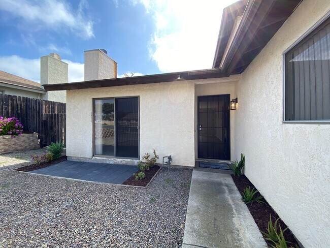 Foto del edificio - Remodeled 3 Bedroom Home in Oceanside!