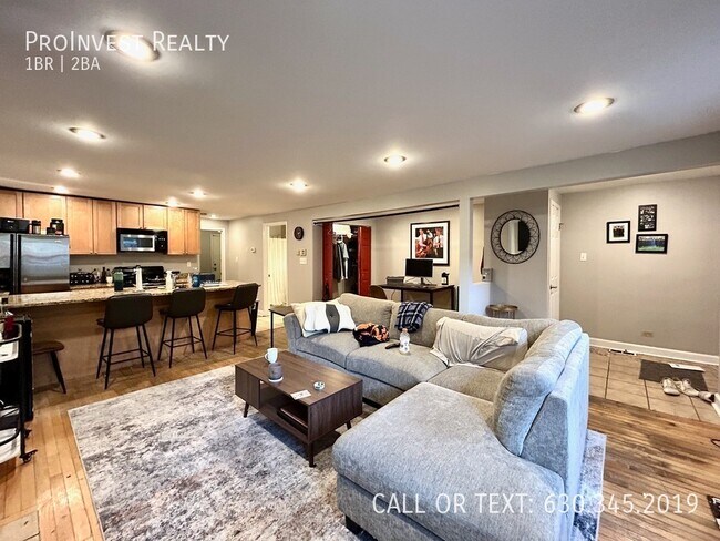 Foto del edificio - 2134 N Bissell St