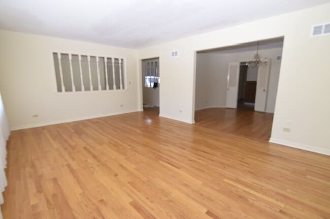 Building Photo - 5025 Carol St