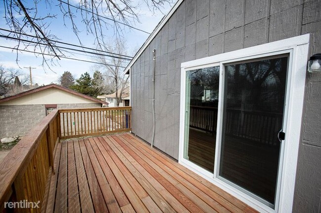 Building Photo - 2 br, 1 bath Condo - 781 E Oxford Ave