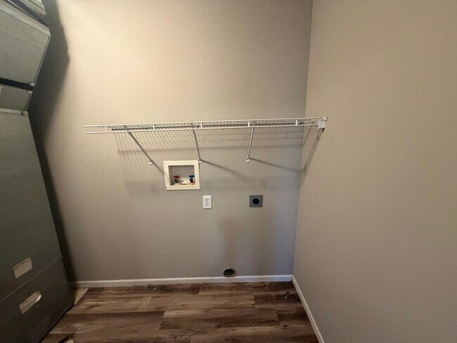 Foto del edificio - 2BR/1BA Duplex Home in Hallsville, MO