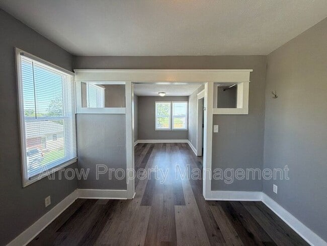 Building Photo - 3502 S 51st St