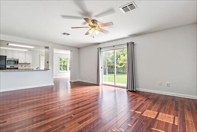 Foto del edificio - 4609 Mellow Hollow Dr