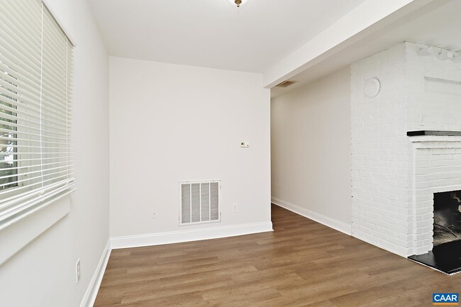 Building Photo - 603 Altavista Ave