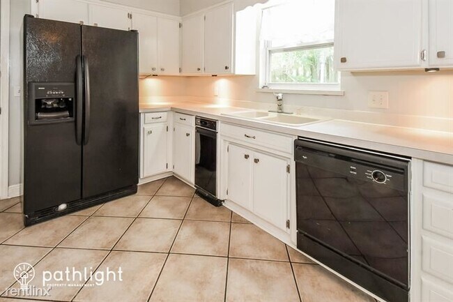 Foto del edificio - 3 br, 2 bath House - 5335 Whitney Street