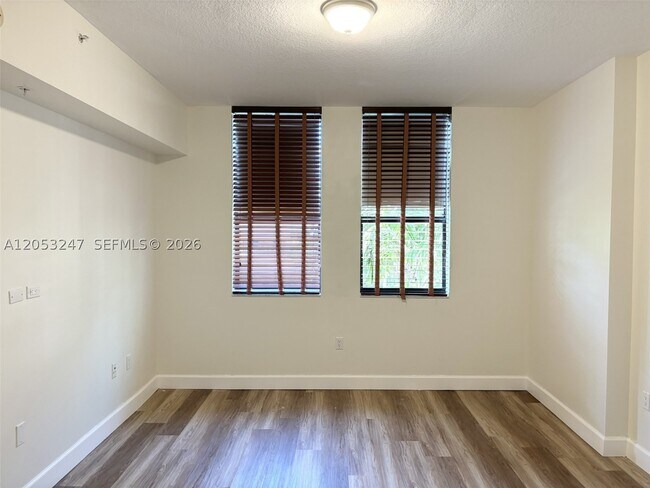 Building Photo - 55 Merrick Wy