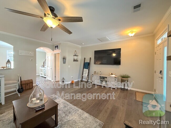Foto del edificio - 728 River Park Road