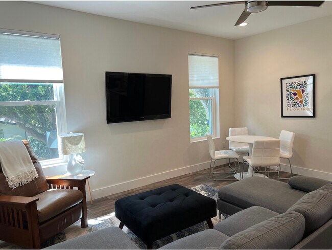 Foto del edificio - 4809 W Juno St