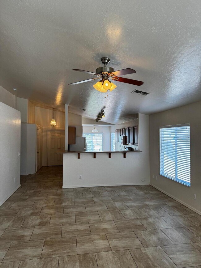 Foto del edificio - 14613 N 154th Ave