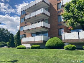 Building Photo - 50 Birdseye St