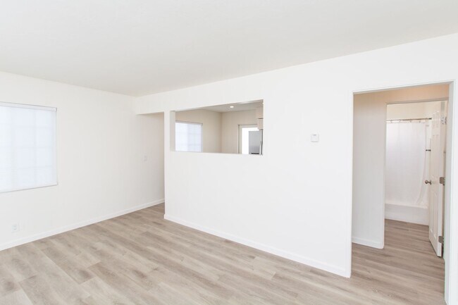 Foto del edificio - 4BR/2BA Home with Modern Updates/Private Y...