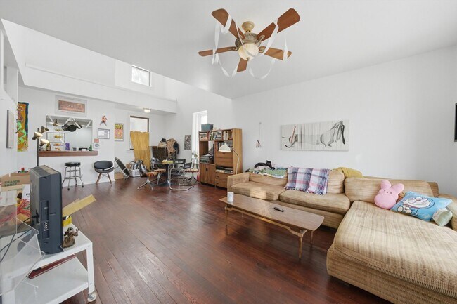 Foto del edificio - 903 W 19th St