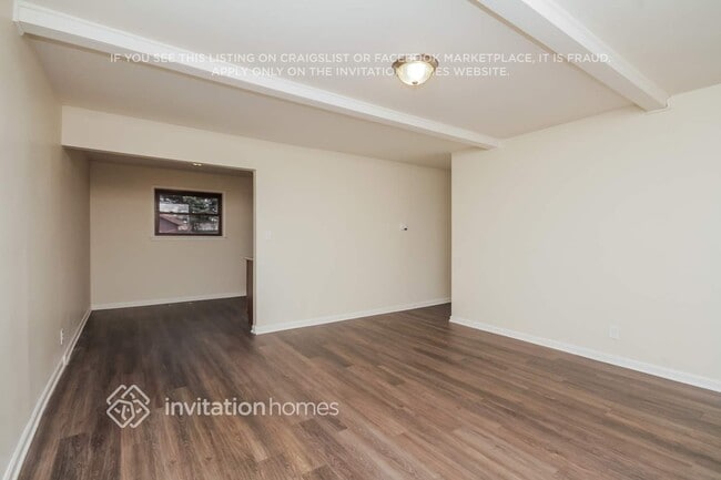 Building Photo - 141 Queenswood Rd