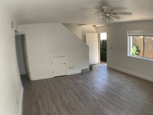 Foto del edificio - 2115 N West St
