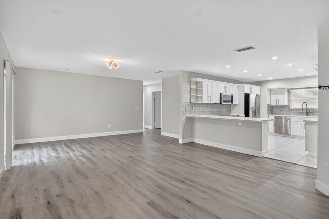 Foto del edificio - 731 NE 8th Ave