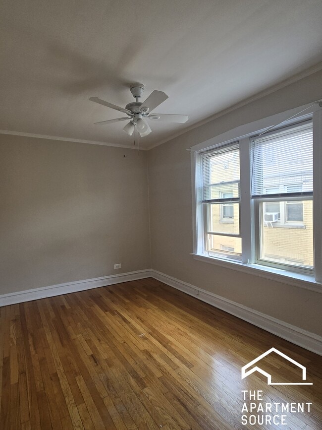 Building Photo - 2956 W Belle Plaine Ave