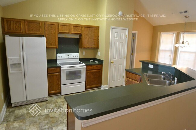 Building Photo - 2730 Stagbuck Dr