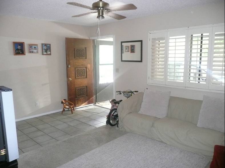 Foto principal - 219 W Oak Ave