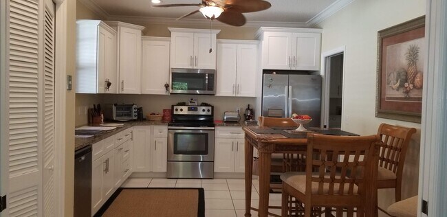 Foto del edificio - 182 Sims Creek Ln