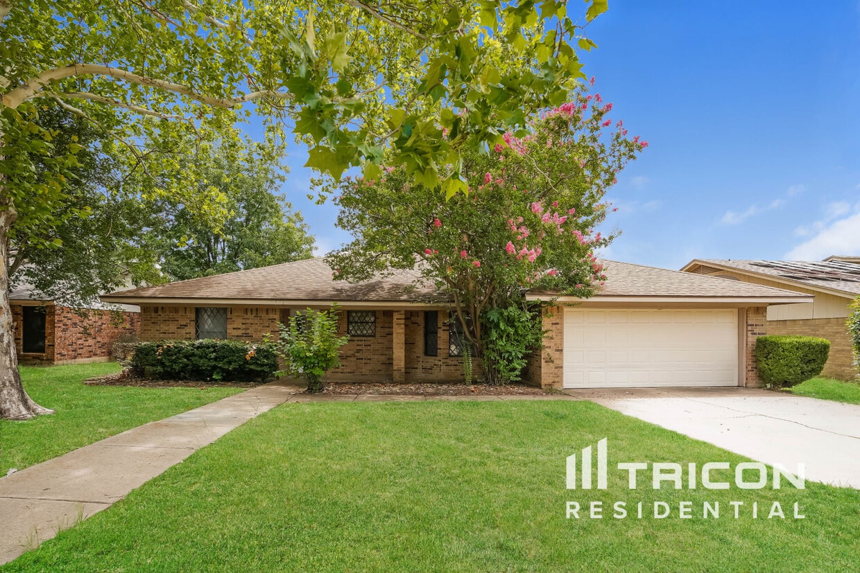 Primary Photo - 3901 Wrentham Dr