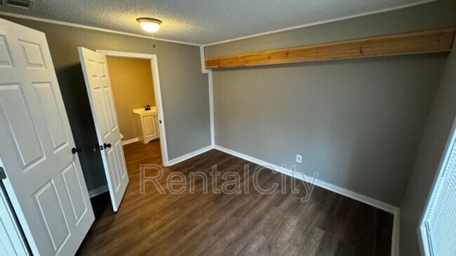 Building Photo - 2631 Berryhill Rd