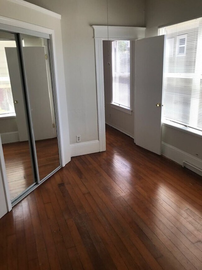 Building Photo - Sacramento