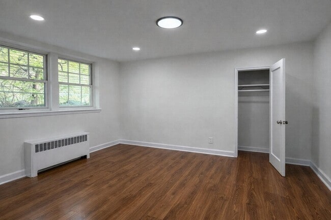 Building Photo - 220 N Arlington Ave