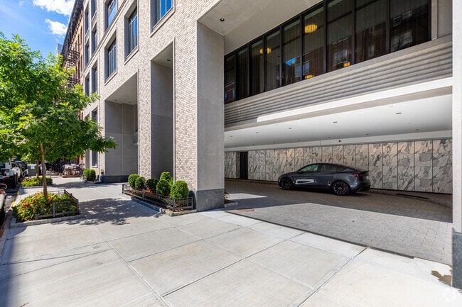 Entrance - 40-42 East End Ave