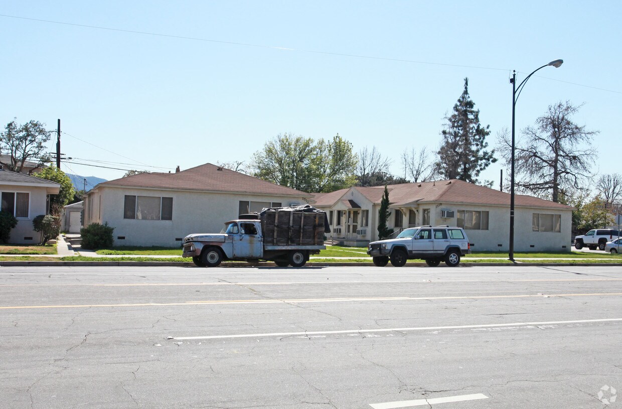 Building Photo - 1512 W Victory Blvd