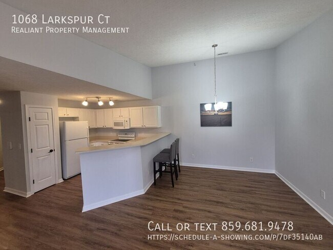 Foto del edificio - 1068 Larkspur Ct
