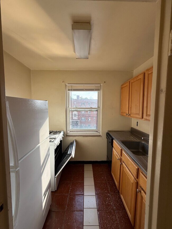 Foto del edificio - Top Floor 2 Bedroom unit in Shadyside