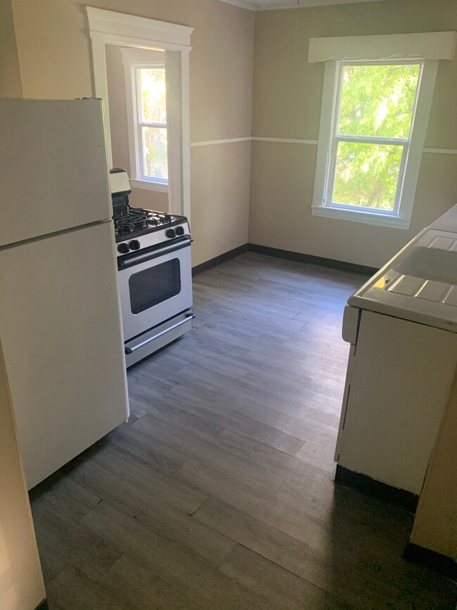 Photo - 227 Kellogg St Apartment