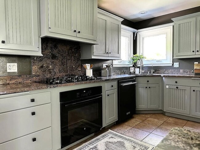 Foto del edificio - 340 Crescent Ln